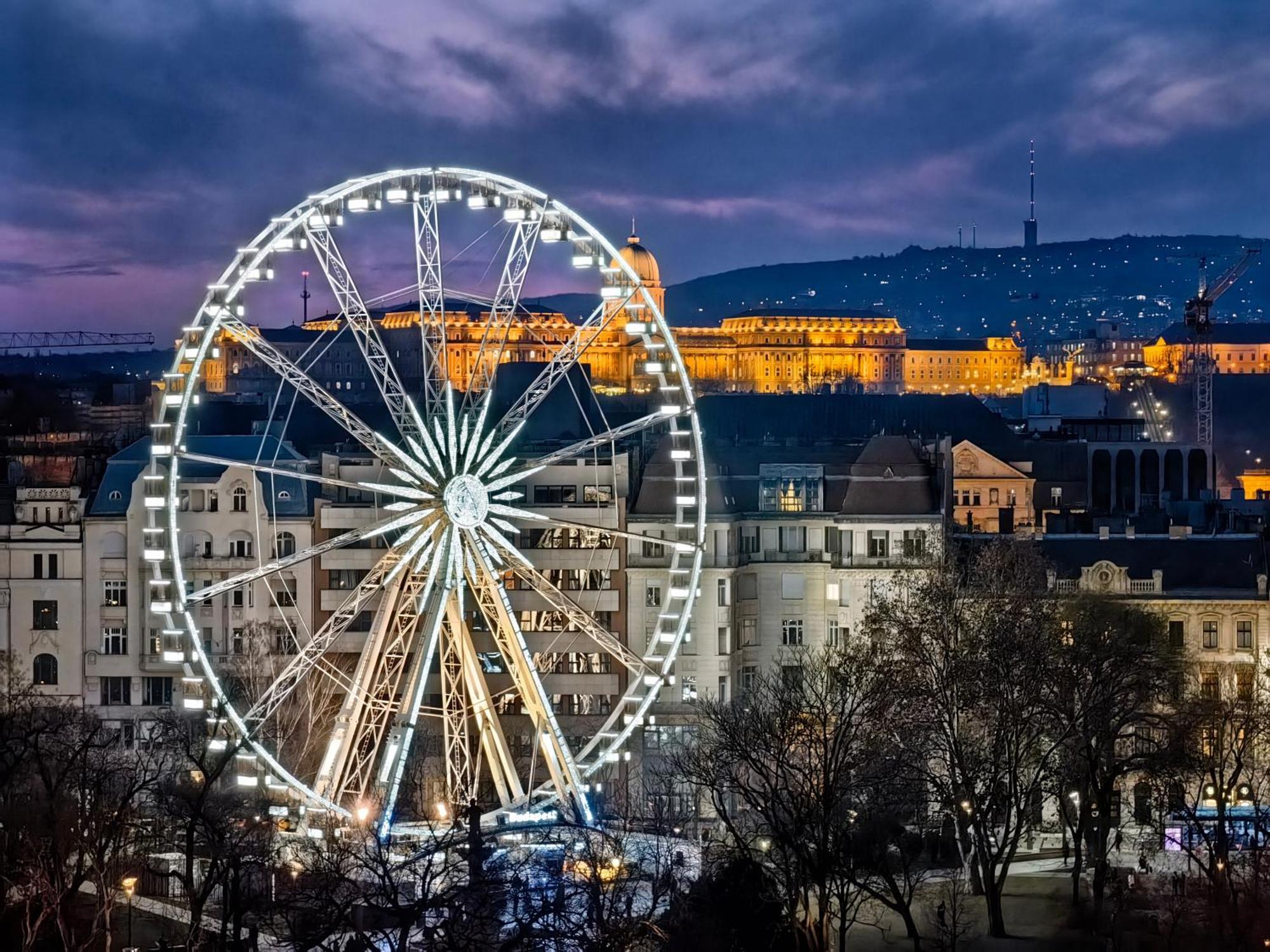 Bright Apartment In The Most Beautiful Street Of Budapest Vaci Street, Fashion Street Будапеща Екстериор снимка