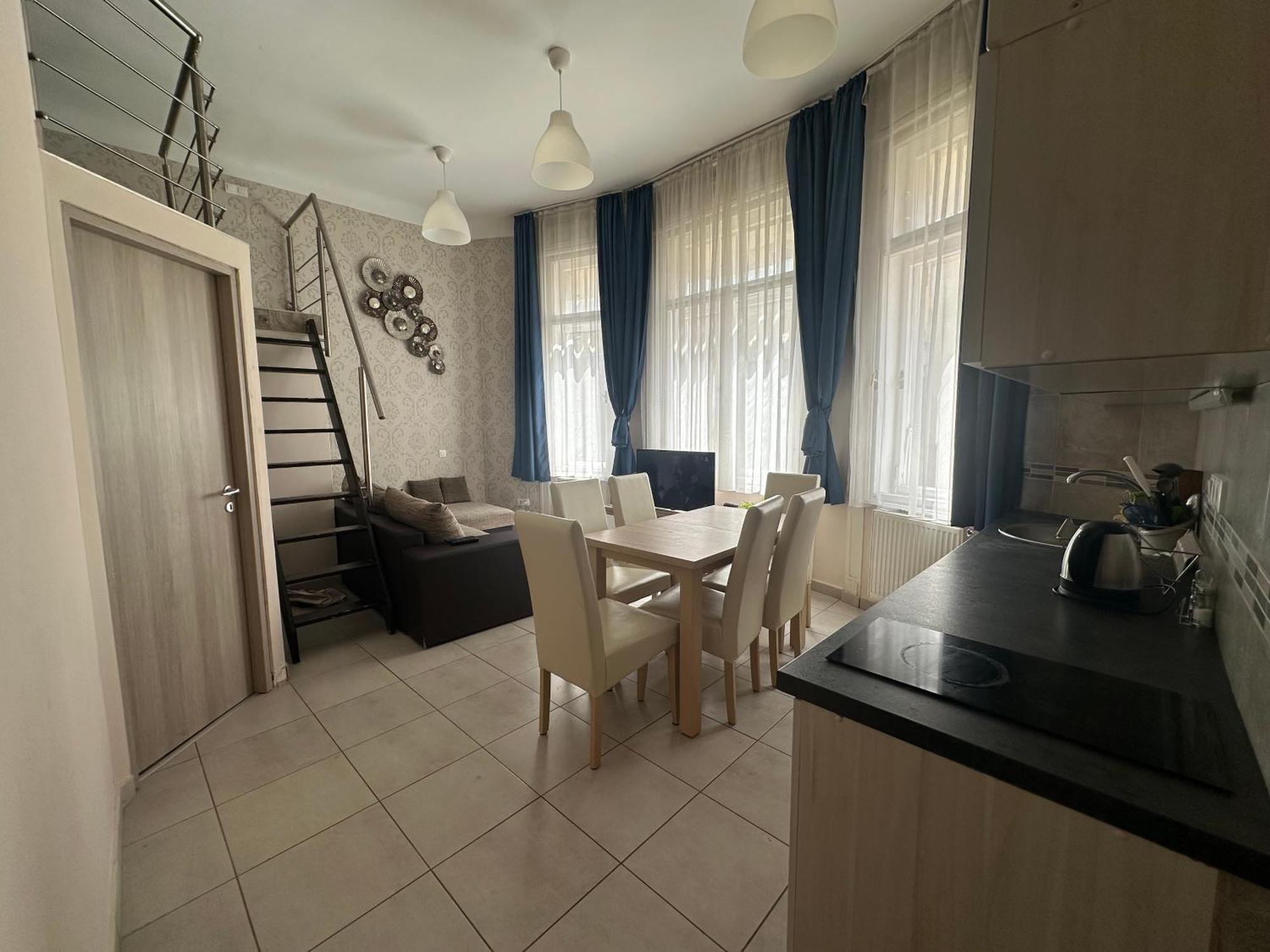 Bright Apartment In The Most Beautiful Street Of Budapest Vaci Street, Fashion Street Будапеща Екстериор снимка