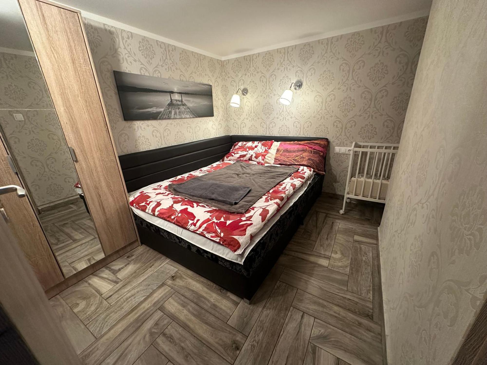 Bright Apartment In The Most Beautiful Street Of Budapest Vaci Street, Fashion Street Будапеща Екстериор снимка